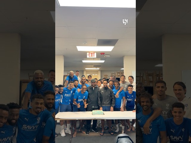 🎥 اللاعبون يحتفون بالرئيس 🤩💙