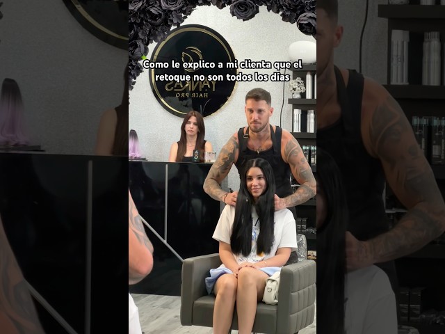 Esta que no sale del salón 😅