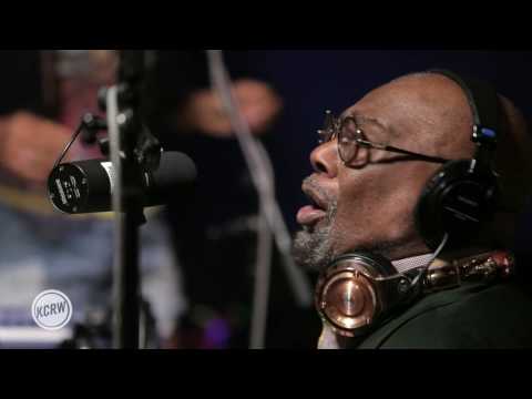 Funkadelic (feat. George Clinton) performing