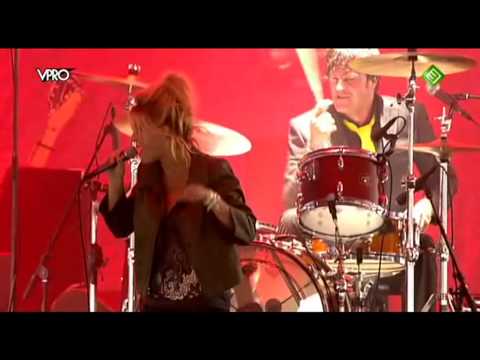 Triggerfinger ft. Selah Sue - Mercy (Live op Lowlands 2010)