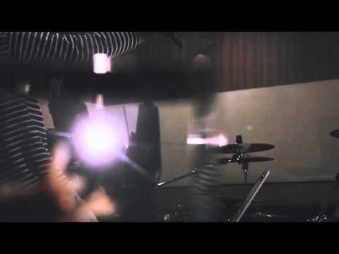 彼女 in the display -GOLD EXPERIENCE- (OFFICIAL VIDEO)