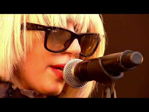 Lady gaga - Beautiful dirty rich live glastonbury 2009