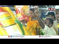 నెత్తికి బ్యాండేజ్ తో టీడీపీ వాలంటీర్లు.. చంద్రబాబు నవ్వులు | Chandrababu | ABN Telugu  - 02:50 min - News - Video