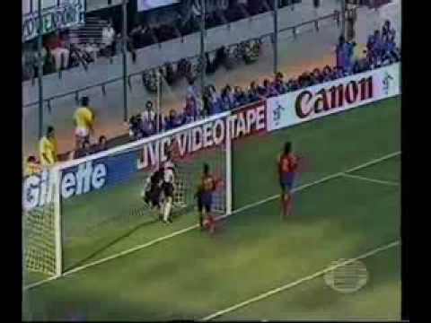 RENE HIGUITA - EL LOCO Y ALGUNAS DE SUS LOCURAS (SOME OF HIS CRAZY INTERVENTIONS INTO MIDFIELD)