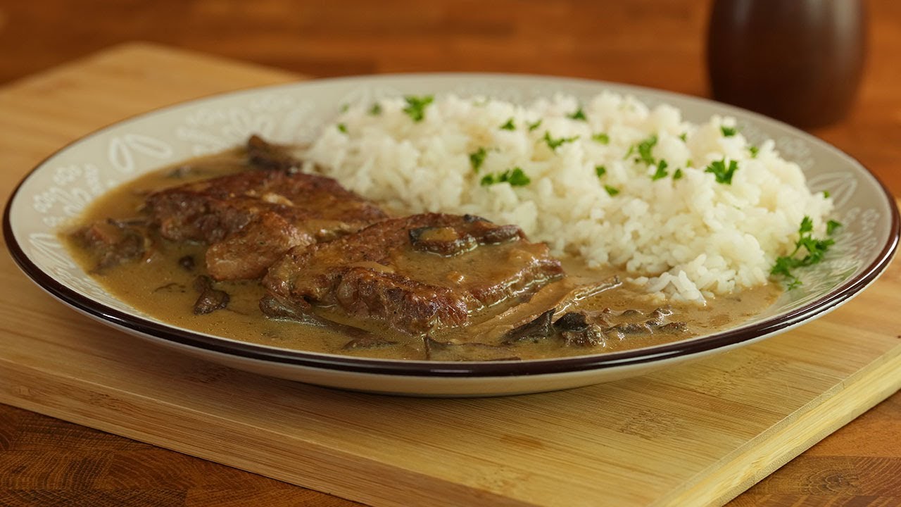 Want to impress at home? Cook pork with mushrooms using this recipe!