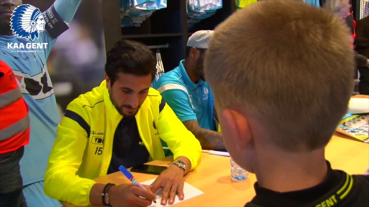 Signeersessie in de fanshop