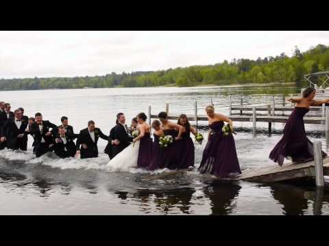 Свадбата им заврши во езеро