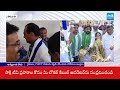 Farmers Protest in Tirupati | Urea Shortage | YSRCP Annadata Poru | Bhumana Abhinay Reddy | SakshiTV  - 02:25 min - News - Video
