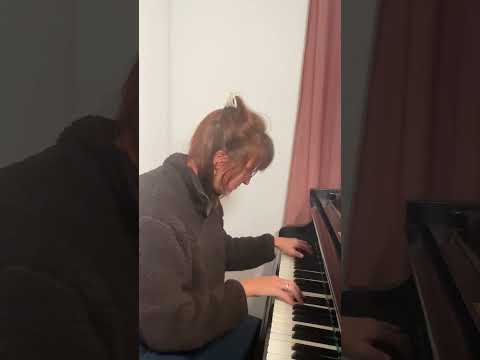 Spontaneous improvisation: falling autumn leaves 🍂#klaviermusik #klavierimprovisation #impro #piano