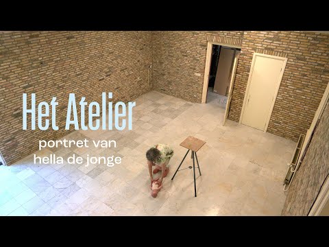 Het Atelier: Portret van Hella'