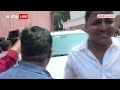 CM Kejriwal के साथ लखनऊ पहुंचे विभव कुमार, कैमरे से बचाने के लिए AAP कार्यकर्ताओं ने गाड़ी घेरा  - 06:13 min - News - Video