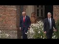 Starmer showcases the British Army’s Red Devils team while hosting Trump  - 02:36 min - News - Video