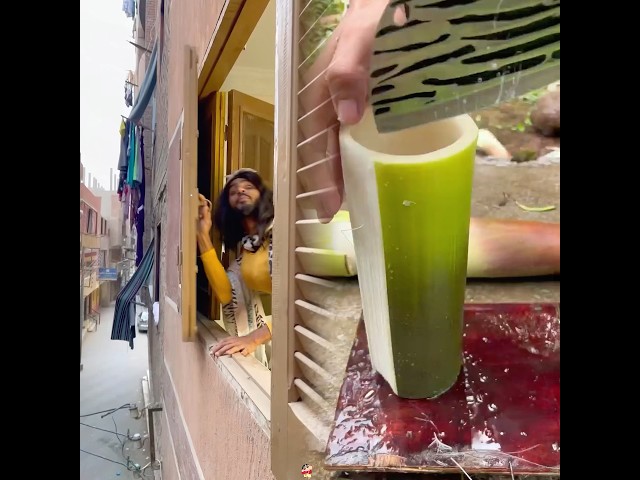 لما امك تشوفك واقف مع بنت الجيران😂🤦♂️