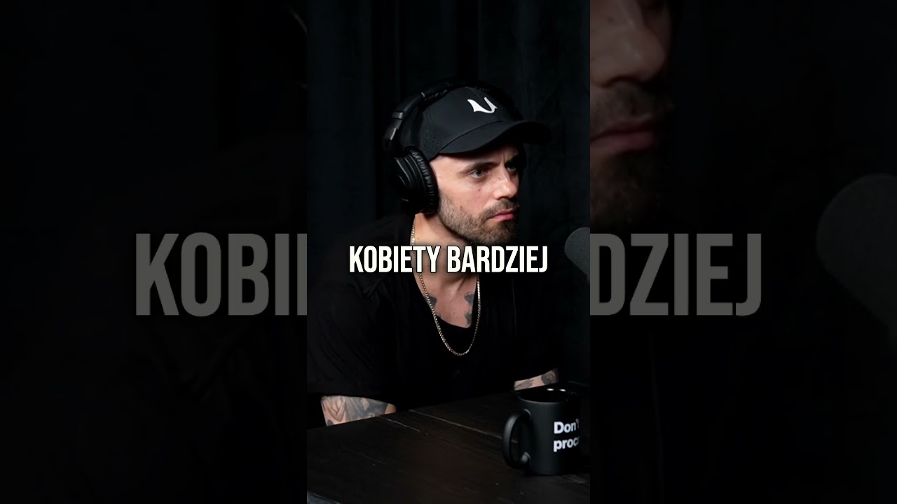 07 Namówiła Go Na Trójkąt – ft. Magdalena Socha