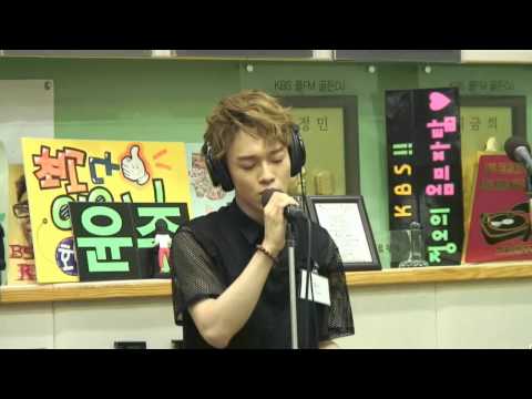 엑소(EXO) 첸(CHEN) LIVE 그녀를 사랑해줘요 (하동균 곡) @130802 유인나의 볼륨을 높여요