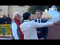 Jaipur में PM Modi से Emmanuel Macron की मुलाकात हुई तो दोनों नेताओं की गर्मजोशी साफ नजर आई  - 00:47 min - News - Video