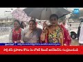 శ్రీవారి సన్నిధిలో RK రోజా : RK Roja Visits Tirumala Tirupati Temple | SakshiTV