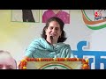 Priyanka Gandhi जब संघर्ष की कहानी बताने लगी मंच पर भावुक हो कर आ गईं महिला | Aaj Tak News  - 03:28 min - News - Video