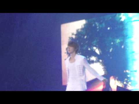 SS3 Manila - Donghae kiss Kyuhyun