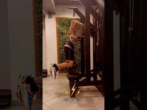 #supermanofmollywood #superman #minnalmurali #tovinothomas #workout #superhero