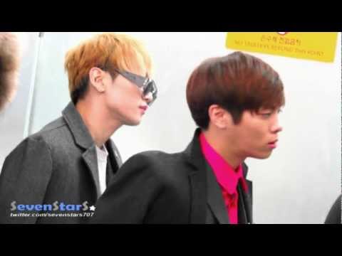 121207 SHINee Departing to Singapore (Jonghyun focus)