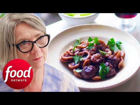 Using Fresh Italian Produce To Make Meatballs Cooked With Red Wine | Sophie Grigson: Slice of Italy
