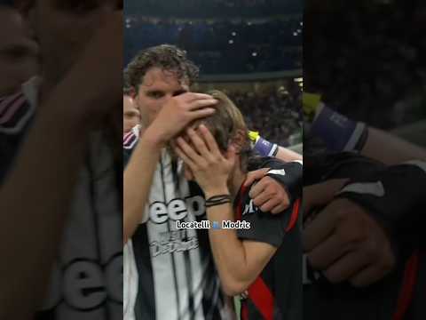 Accidental clash in the game, instant respect 🤕❤️#MilanJuve #seriea