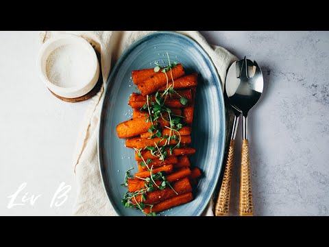 Glazed Spiced Carrots | plant-based holiday side dish!