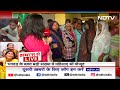 Hathras Stampede Case: कैसे मची भगदड़, वहां मौजूद महिलाओं ने सुनाई कहानी | NDTV Ground Report  - 04:55 min - News - Video
