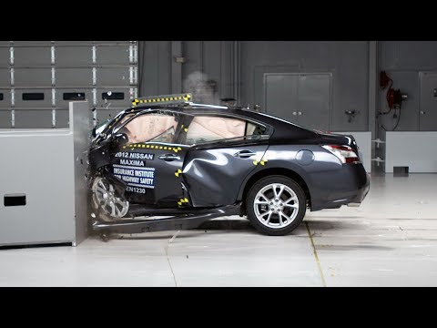 Видео краш-теста Nissan Maxima с 2009 года