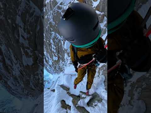 Rappel in ski Line! #skiingstunts #mountains