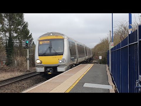 Class 170 passes Saunderton Station with a Chiltern Railways service!