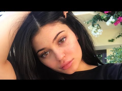 Kylie Jenner Breaks Down In Tears Over Travis Scott's Expensive Gift