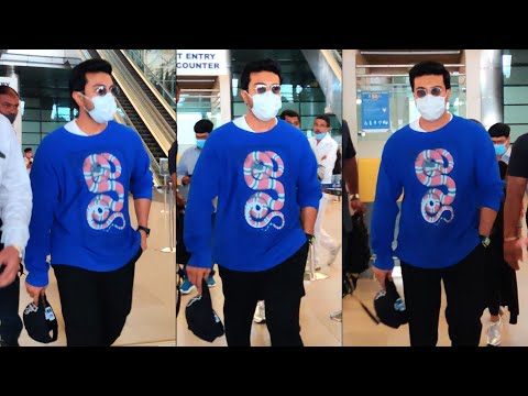 Tollywood actor Ram Charan spotted at airport, stylish looks wins hearts Tollywood actor Ram Charan spotted at airport, stylish looks wins hearts