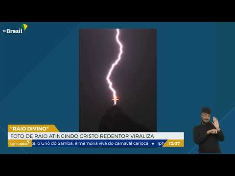 RJ | Foto de raio atingindo o Cristo Redentor ganha o mundo