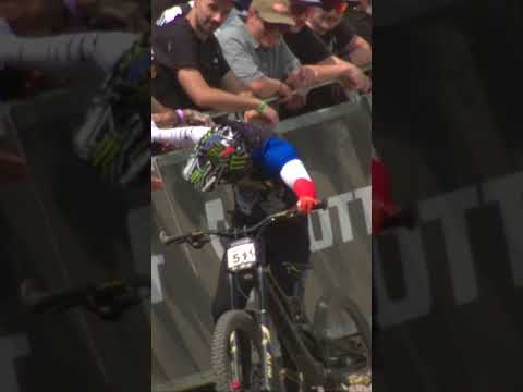 Into the hot seat WITHOUT A CHAIN 🤯 Thibaut Dapréla, the rider that you are👌