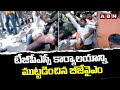 టీజీపీఎస్సీ కార్యాలయాన్ని ముట్టడించిన బీజేవైఎం | BJYM Leaders Protest At TGPSC Office | ABN Telugu