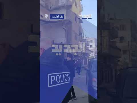 قبيل هدم المبنى.. مواطن يهدد بحـ رق نفسه