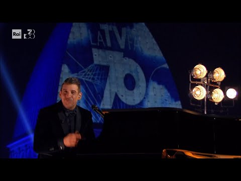 Francesco Gabbani canta Vorrei che fosse amore - La Tv fa 70 28/02/2024