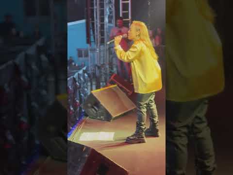 Cantar #EuQuemMerecia ao vivo é uma benção tão linda! Canta comigo?