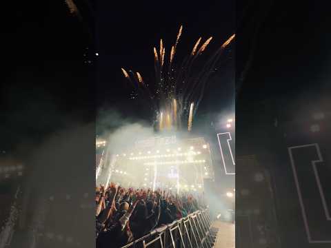 #THISFES See you next year! #Alexandros #KickandSpin