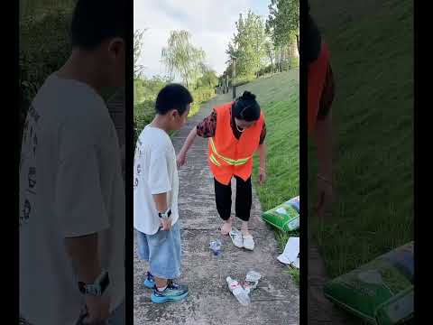 Kind woman help #motivation #positivevibes #lnspiration