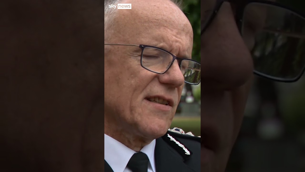 'We're in difficult times', Met Police chief says