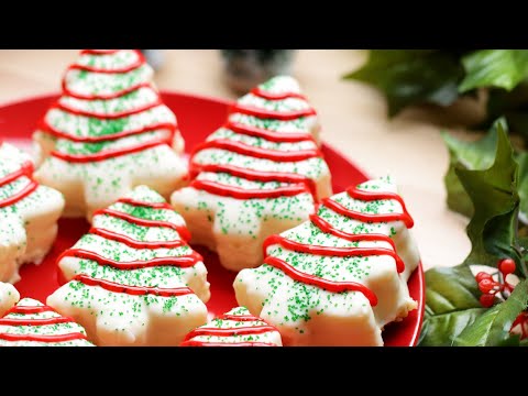 Little Debbie-Inspired Christmas Tree Cakes