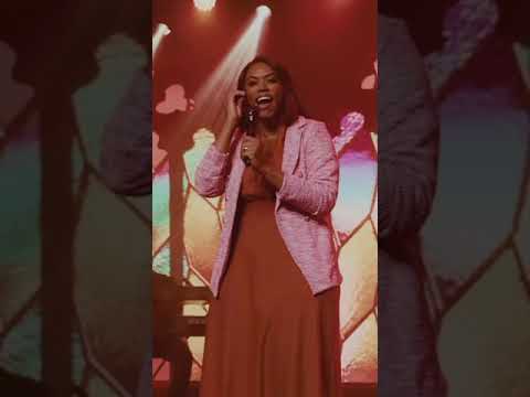 Fique agora com o trailer do próximo lançamento da Elaine Martins 