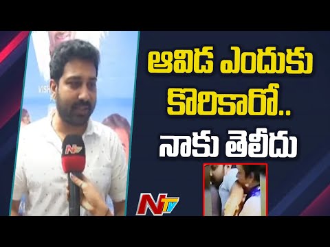 Shiva Balaji reacts after actress Hema bites his hand at MAA polling center Shiva Balaji reacts after actress Hema bites his hand at MAA polling center