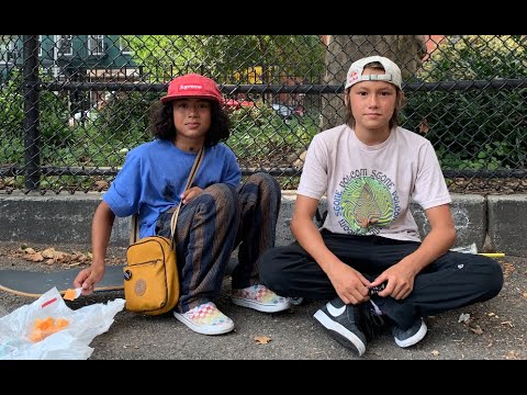 Extracrispy's "New Phone" video