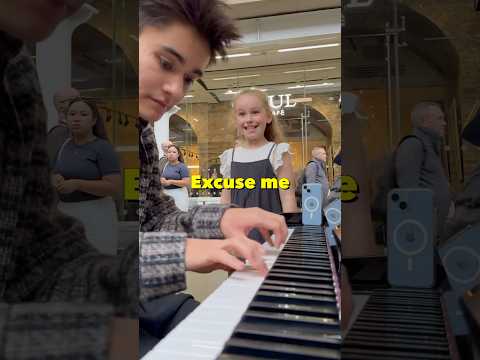 Just wait for it🥹❤️ #littlemermaid  #disney #disneysongs #piano #violin #publicreaction