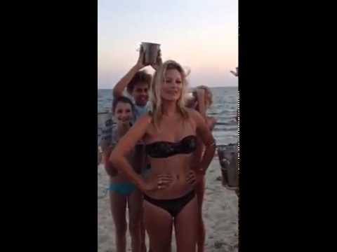 冰桶挑戰 超模 凱特·摩絲 Kate Moss ALS Ice Bucket Challenge