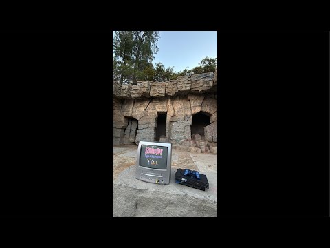 Scooby Doo at an Abandoned Zoo!